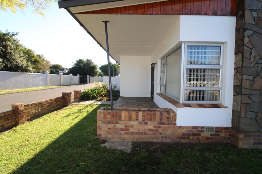 To Let 3 Bedroom Property for Rent in Lochnerhof Western Cape